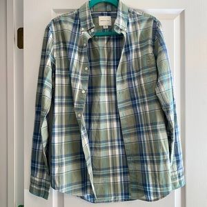 AE Men’s Buttoned Shirt